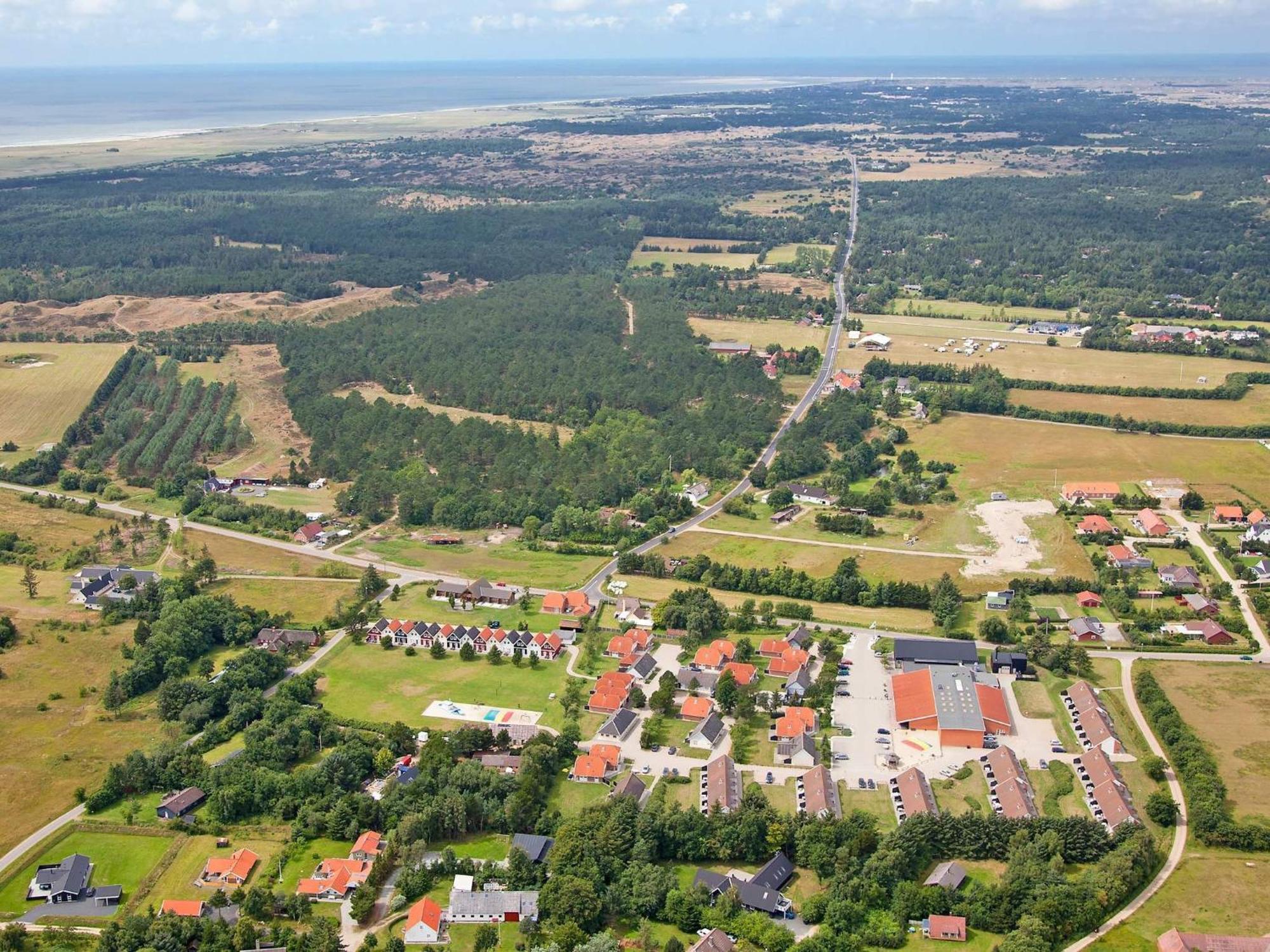 6 Person Holiday Home On A Holiday Park In Bl Vand Blåvand Esterno foto